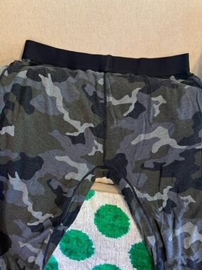 EUC sz L Saxx Men’s Camo Sleepwalker Joggers in Black & Gray
